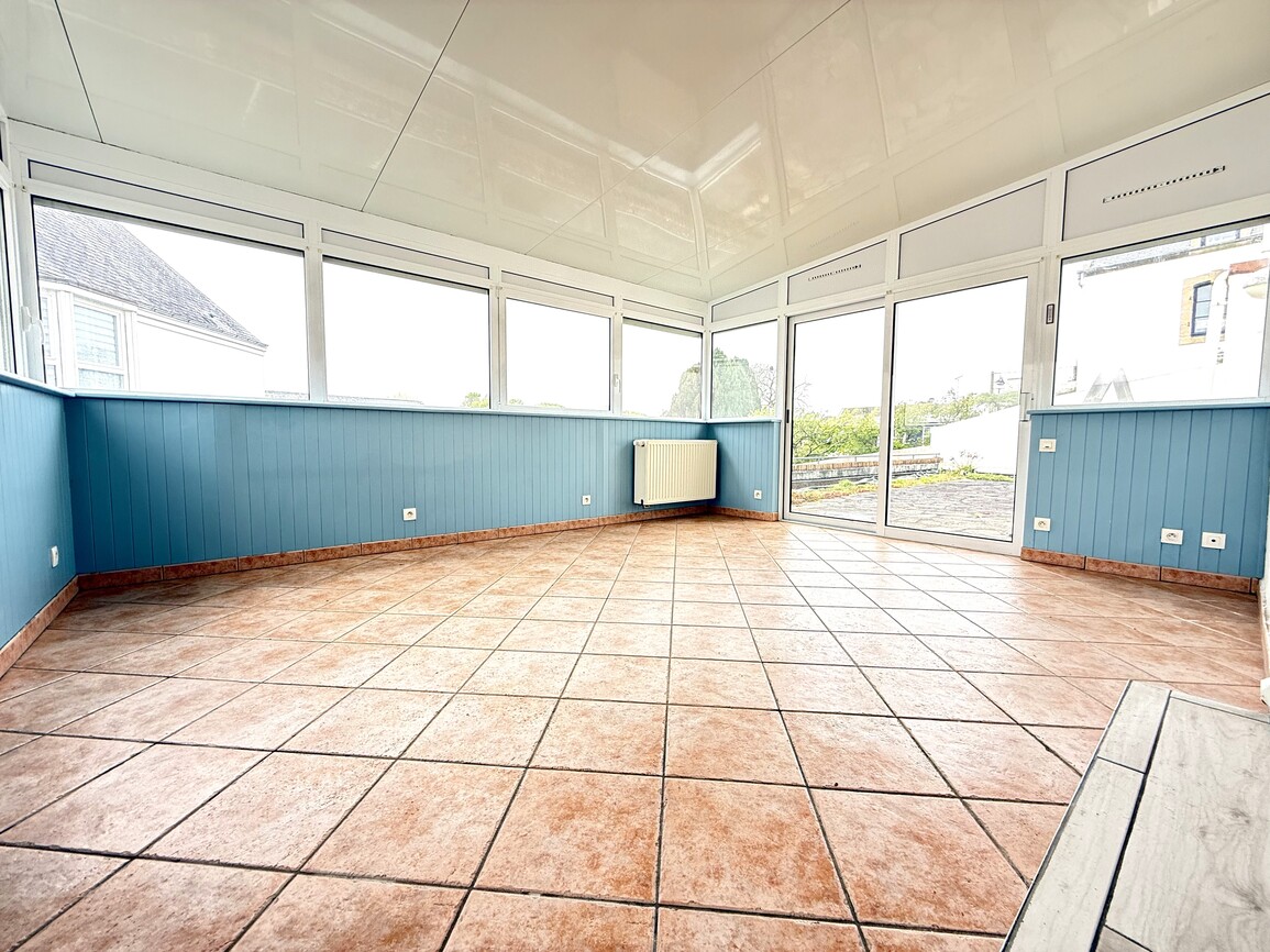 Audierne – Centre-Ville Appartement de 64m² de Plain Pied avec Terrasse Cave & Stationnement