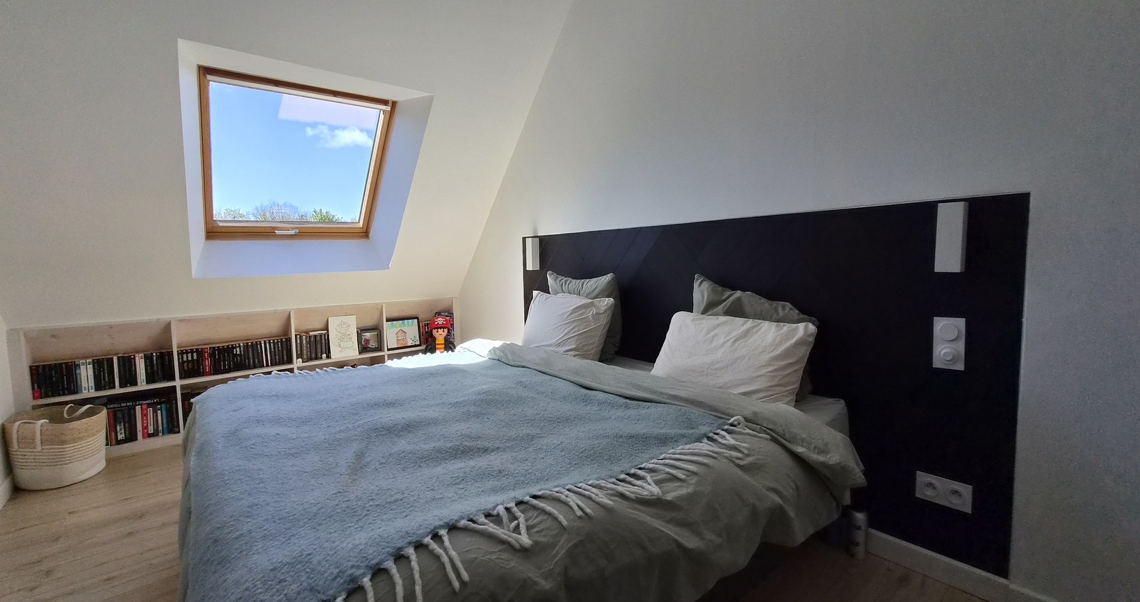 Exclusivité Agence – Quimper Sud- Impeccable Contemporaine de 4 Chambres avec jardin & Piscine Chauffée