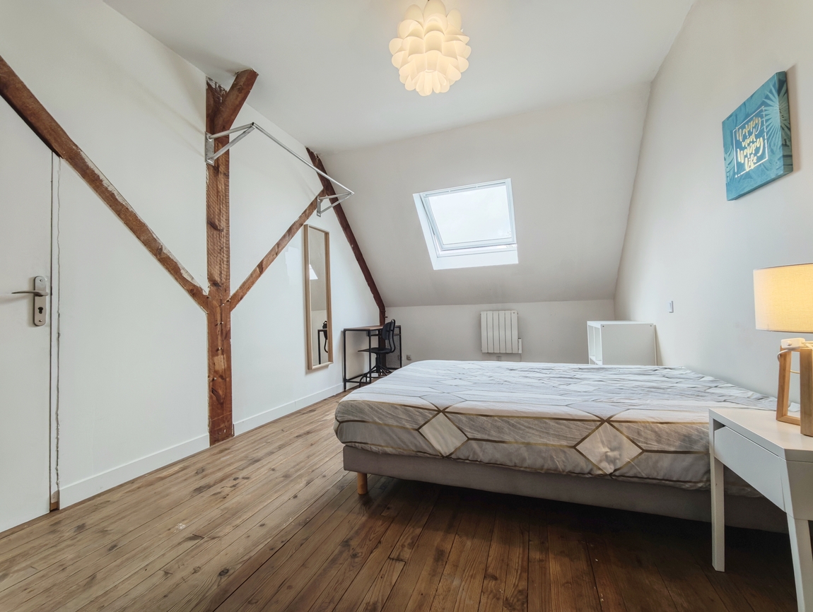 Exclusivité Agence. Quimper Proche Centre Ville. Maison 6 Chambres (128 m2) Garage & Jardin Clos.