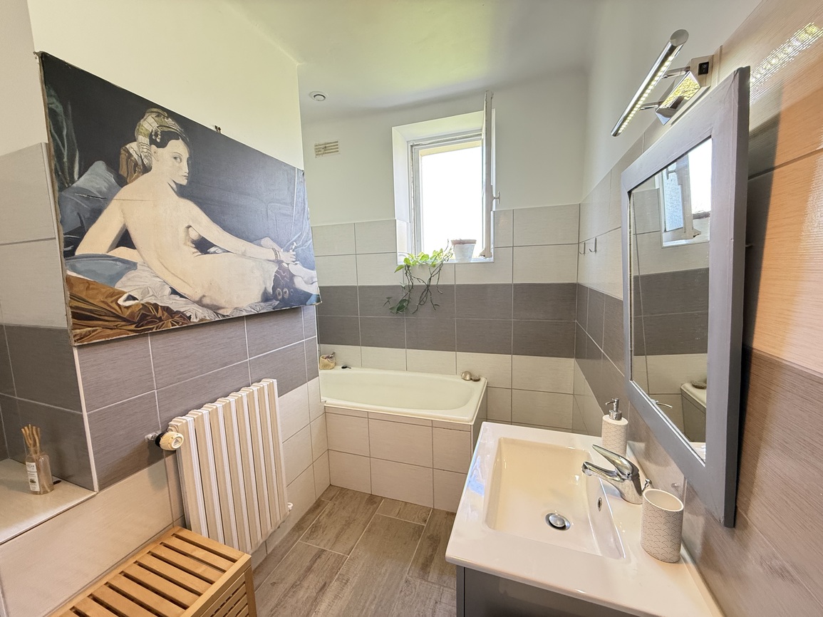 Audierne – Jolie Maison Rénovée Située au Calme Proche Commerces et Plages