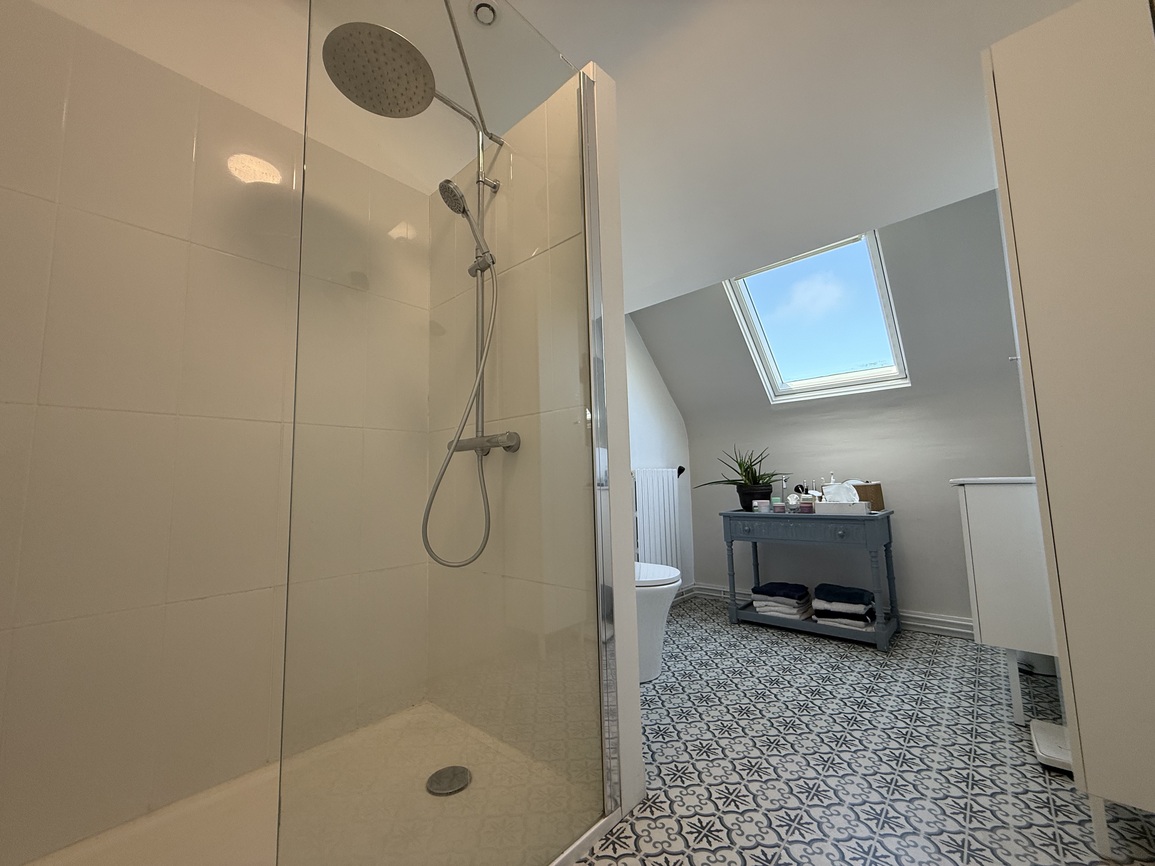 Audierne – Jolie Maison Rénovée Située au Calme Proche Commerces et Plages