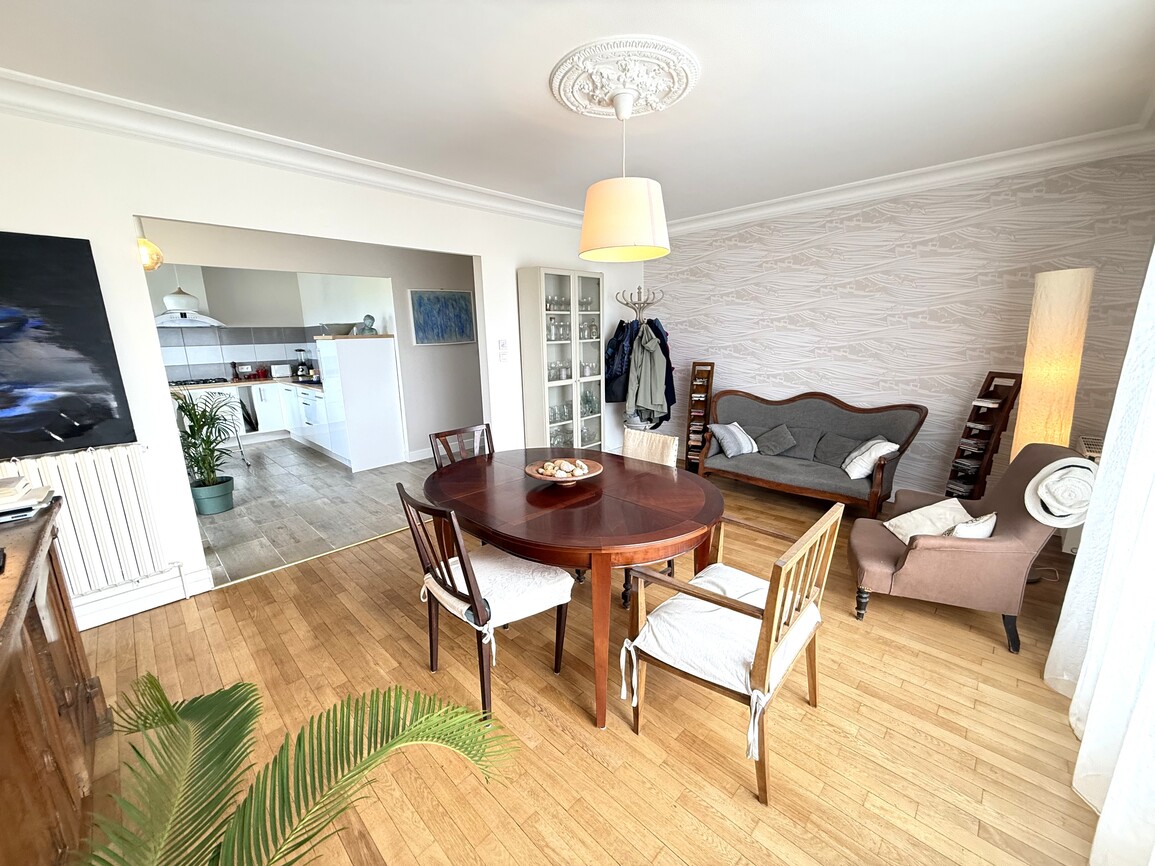 Audierne – Jolie Maison Rénovée Située au Calme Proche Commerces et Plages