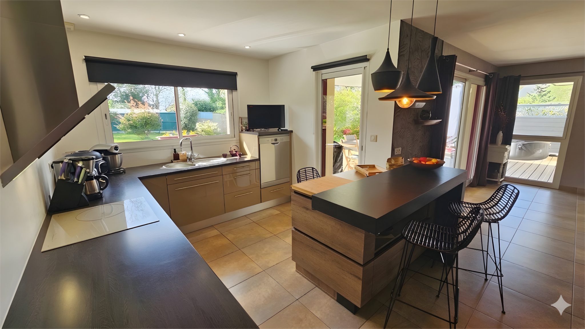 Plogastel-Saint-Germain – L’élégante Plain-pied aux Prestations Soignées à 15 min de Quimper & du Littoral