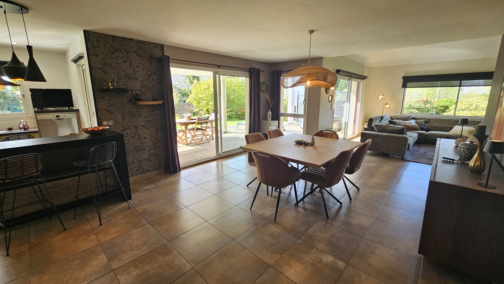 Plogastel-Saint-Germain – L’élégante Plain-pied aux Prestations Soignées à 15 min de Quimper & du Littoral