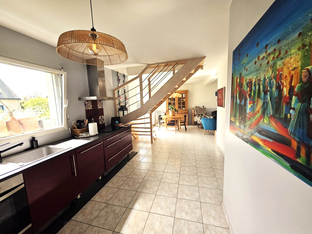 Quimper (10 min) – Impeccable Maison Baignée de Lumière Avec Jardin, à Proximité Immédiate des écoles et commerces