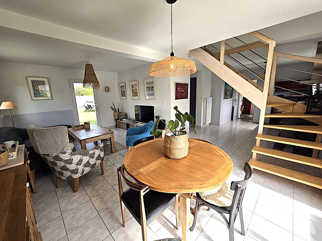 Quimper (10 min) – Impeccable Maison Baignée de Lumière Avec Jardin, à Proximité Immédiate des écoles et commerces