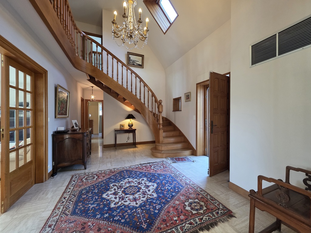 PENMARCH, Splendide Propriété En Pierres Avec Jardin Paysagé de 3000 m² & Piscine Chauffée