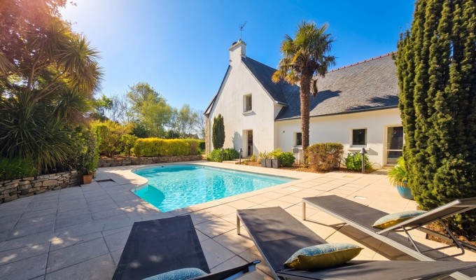 PENMARCH, Splendide Propriété En Pierres Avec Jardin Paysagé de 3000 m² & Piscine Chauffée