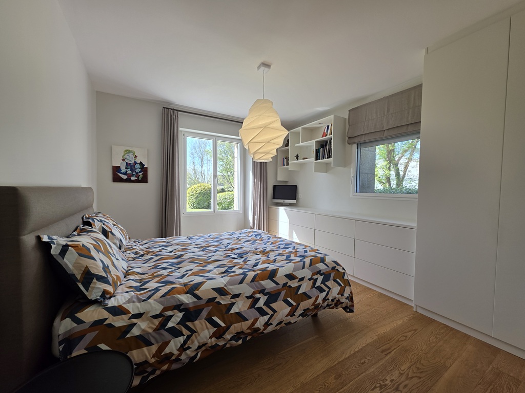 PENMARCH, Splendide Propriété En Pierres Avec Jardin Paysagé de 3000 m² & Piscine Chauffée