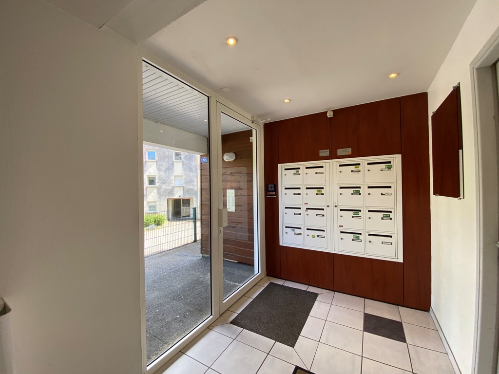 A LOUER. Libre immédiatement ! Quimper, Quartier Kerlan Vihan, Appartement T3 avec Parking !