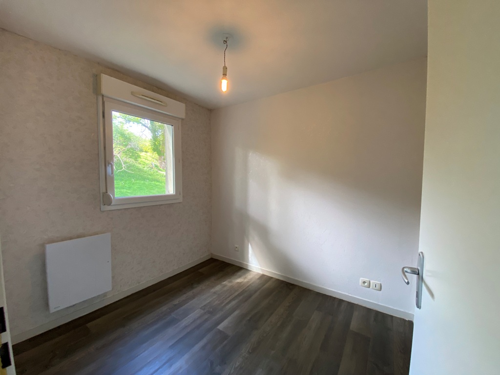 A LOUER. Libre immédiatement ! Quimper, Quartier Kerlan Vihan, Appartement T3 avec Parking !