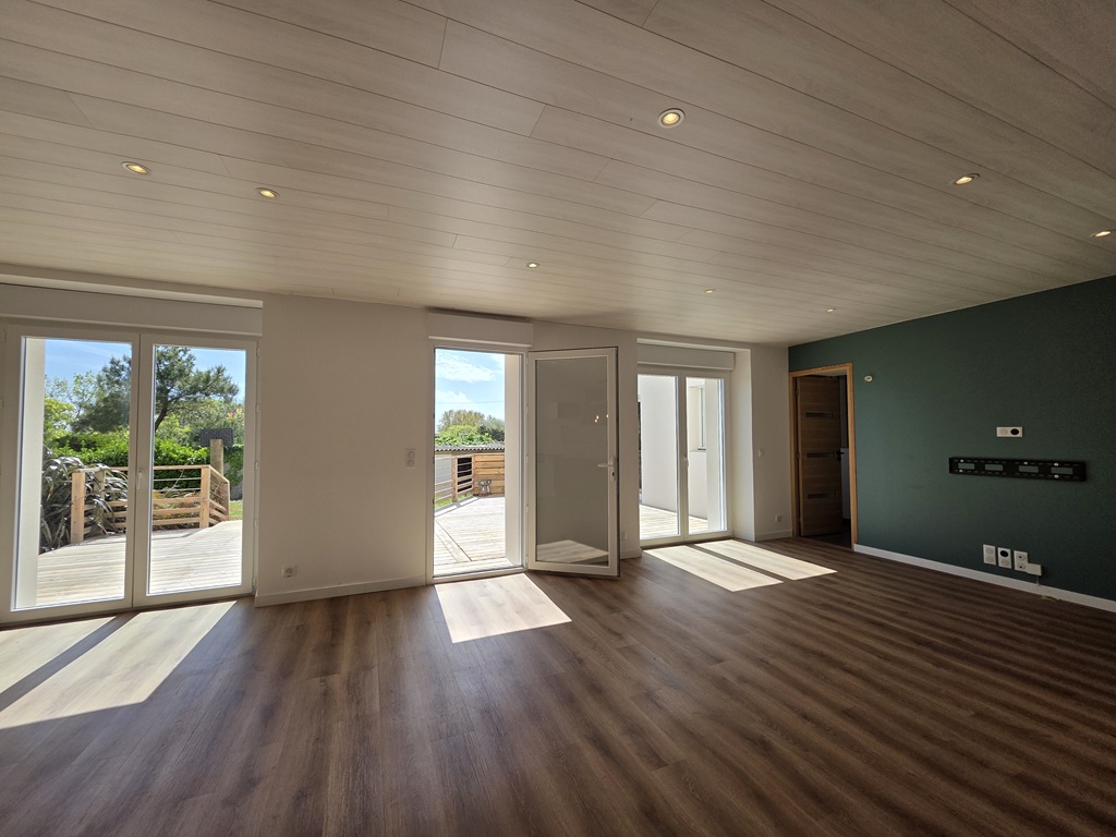 PENMARC’H, Vue mer et Plage à pied, Maison 50′ Entièrement rénovée 5 chambres, et Jardin Clos