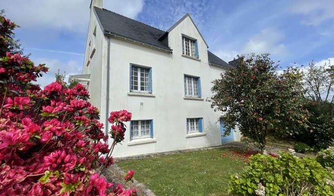 Quimper 12 mn , Maison Traditionnelle Familiale (142 m²) Sur Sous-sol & Son vaste Jardin