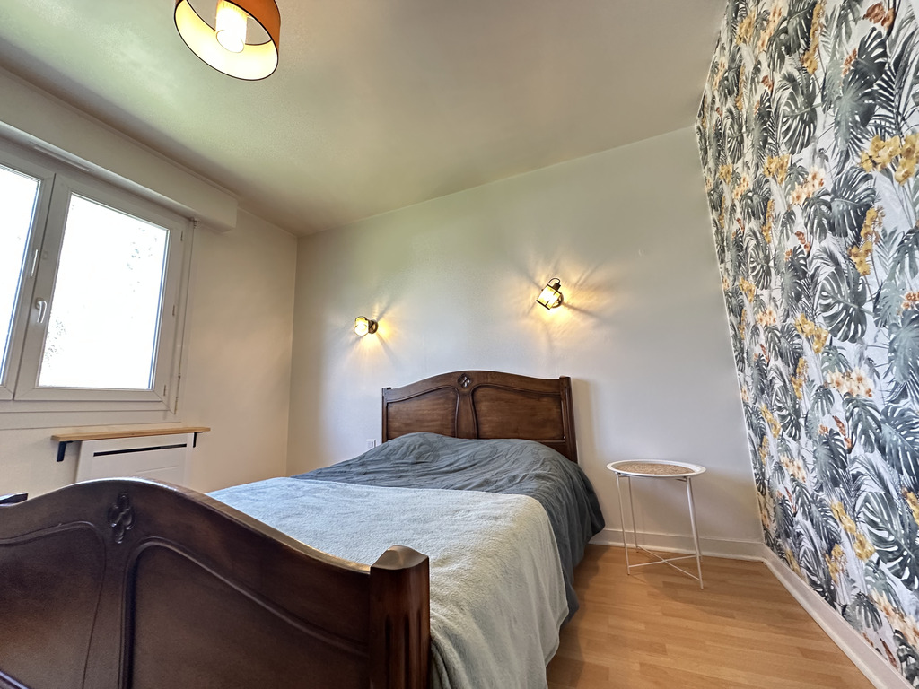 Au Coeur du Centre-Ville de Baye- Généreuse Maison Familiale de 140m² Sur Terrain Paysagé de 1000m² !