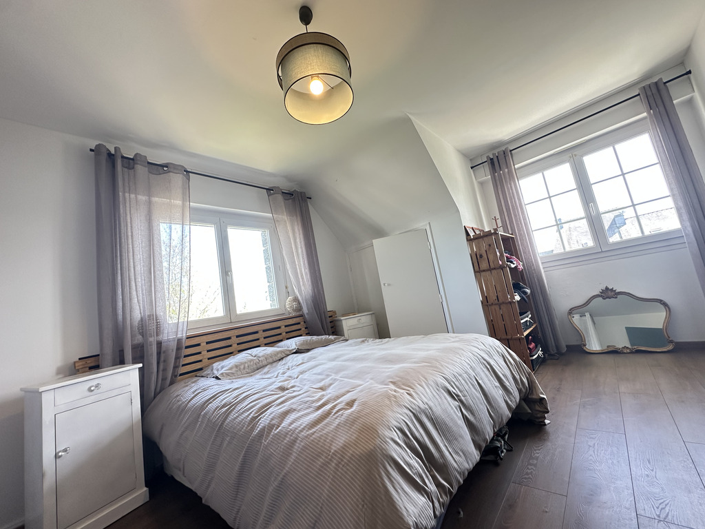 Au Coeur du Centre-Ville de Baye- Généreuse Maison Familiale de 140m² Sur Terrain Paysagé de 1000m² !