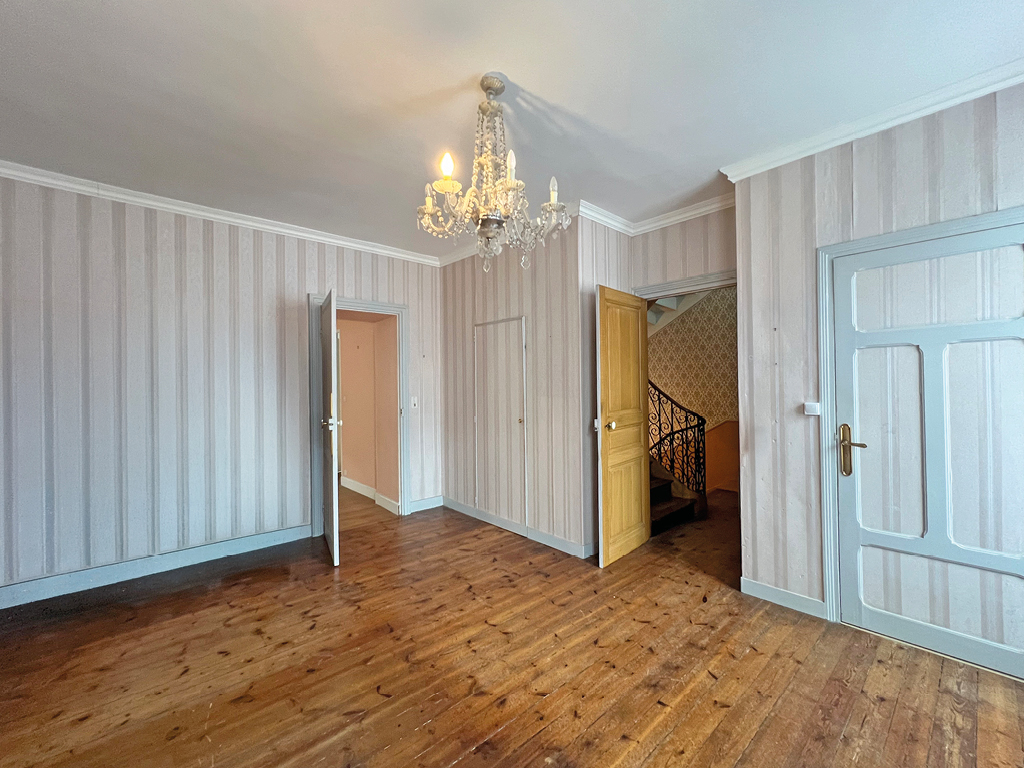 Douarnenez Rosmeur Immeuble de Caractère avec Vue Port & Mer. FORT POTENTIEL