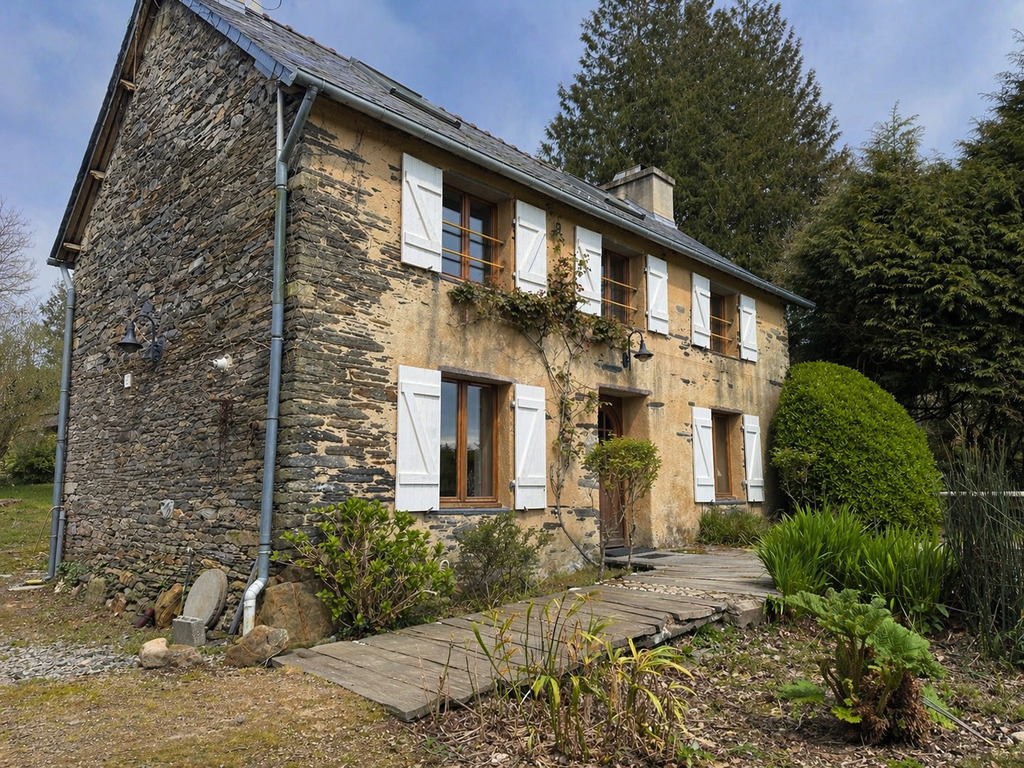 Longère du XVIIIe siècle rénovée – Un écrin de nature au cœur des Monts d’Arrée