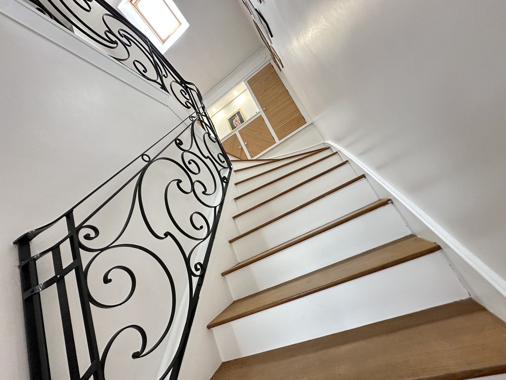 Au Coeur de Quimperlé- Rénovation Soignée Pour Cette Qualitative Maison Familiale de 202m² habitable Avec Garage.