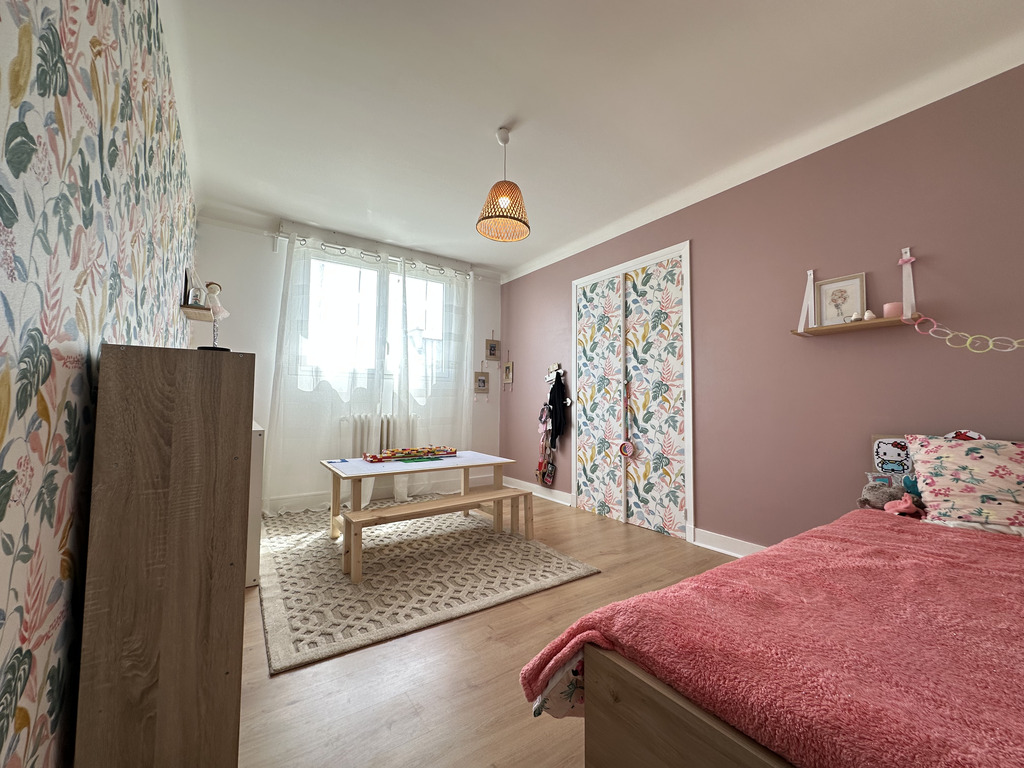 Au Coeur de Quimperlé- Rénovation Soignée Pour Cette Qualitative Maison Familiale de 202m² habitable Avec Garage.