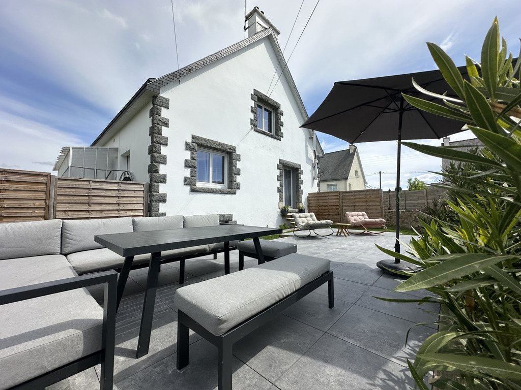 Au Coeur de Quimperlé- Rénovation Soignée Pour Cette Qualitative Maison Familiale de 202m² habitable Avec Garage.