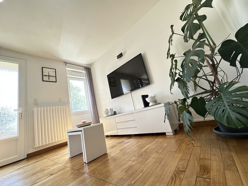 Exclusivité Agence ! Bannalec, Maison Familiale de 130 m² avec Jardin ! Proche Commerces et Ecoles.