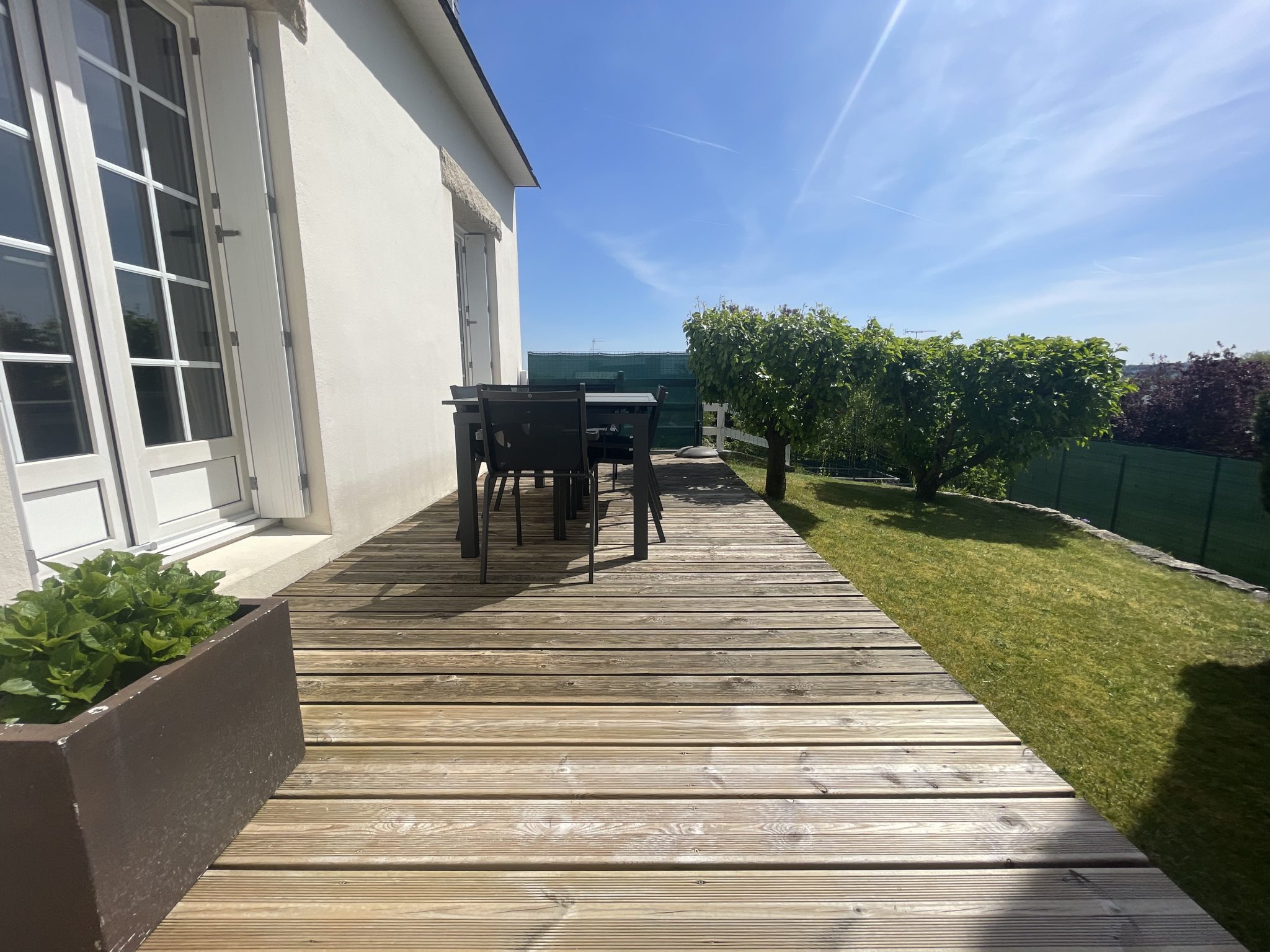 Exclusivité Agence , Quimper Kerfeunteun , Coquette Maison Néo-Bretonne ( 120m²) & Son Jardin Arboré Sur Sous-Sol