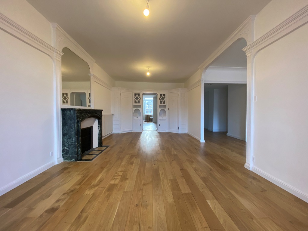 Quimper Centre Historique. L’appartement de 138 m² Rénové sur les Toits de la Ville