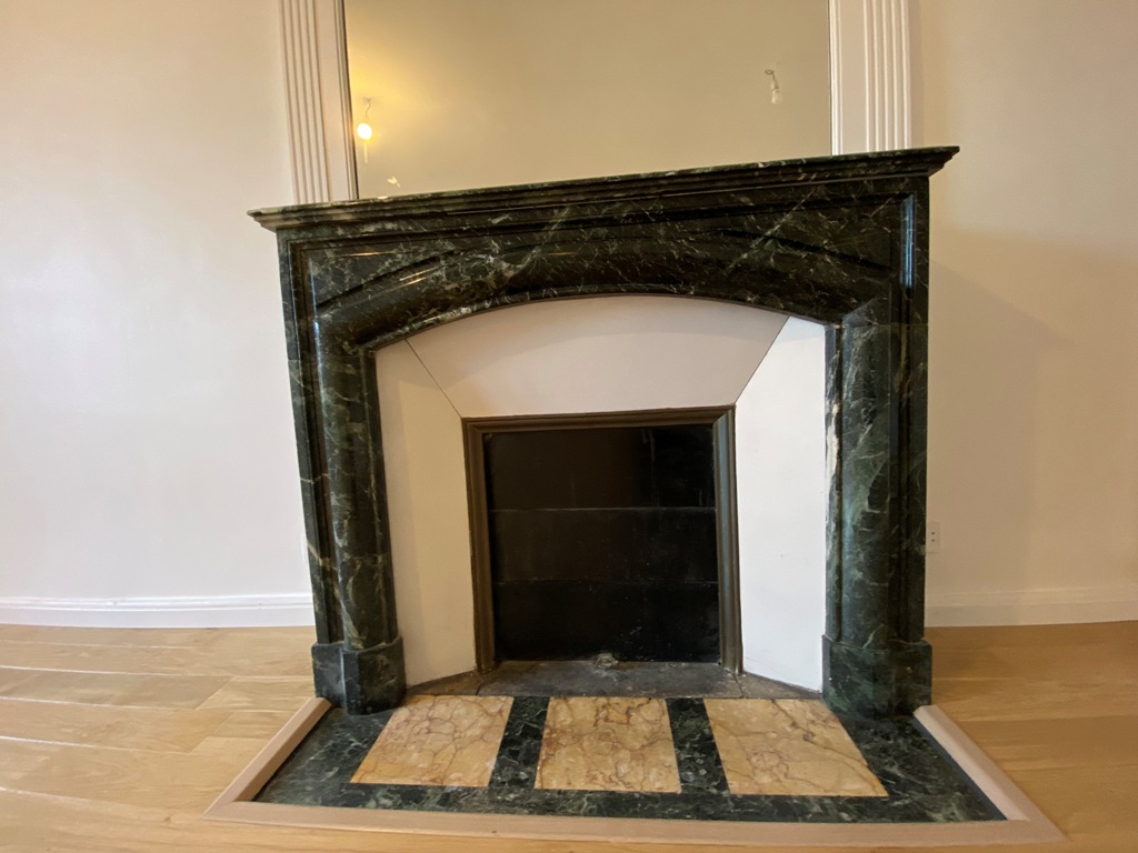 Quimper Centre Historique. L’appartement de 138 m² Rénové sur les Toits de la Ville