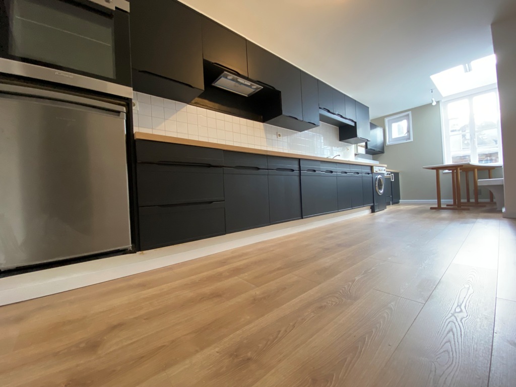 Quimper Centre Historique. L’appartement de 138 m² Rénové sur les Toits de la Ville