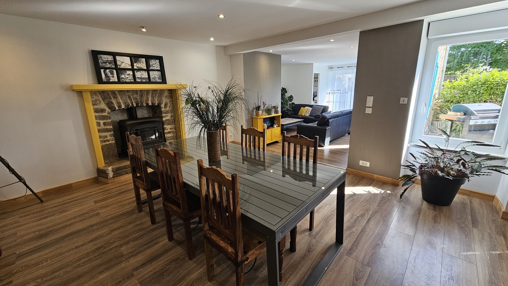 TREGUNC – Généreuse Maison de Caractère 1900 Rénovée (228m²) Au Centre-Bourg & À Deux Pas des Plages