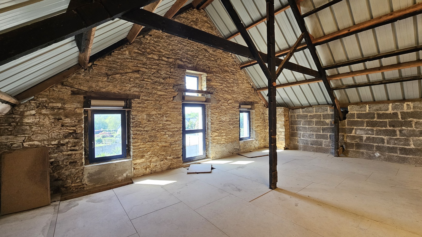 TREGUNC – Généreuse Maison de Caractère 1900 Rénovée (228m²) Au Centre-Bourg & À Deux Pas des Plages