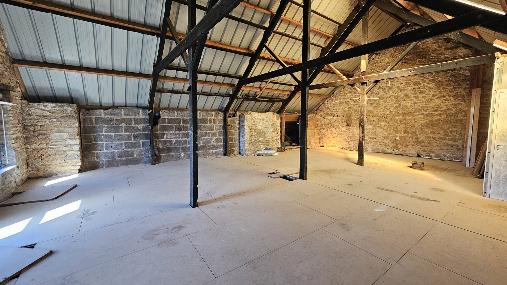 TREGUNC – Généreuse Maison de Caractère 1900 Rénovée (228m²) Au Centre-Bourg & À Deux Pas des Plages