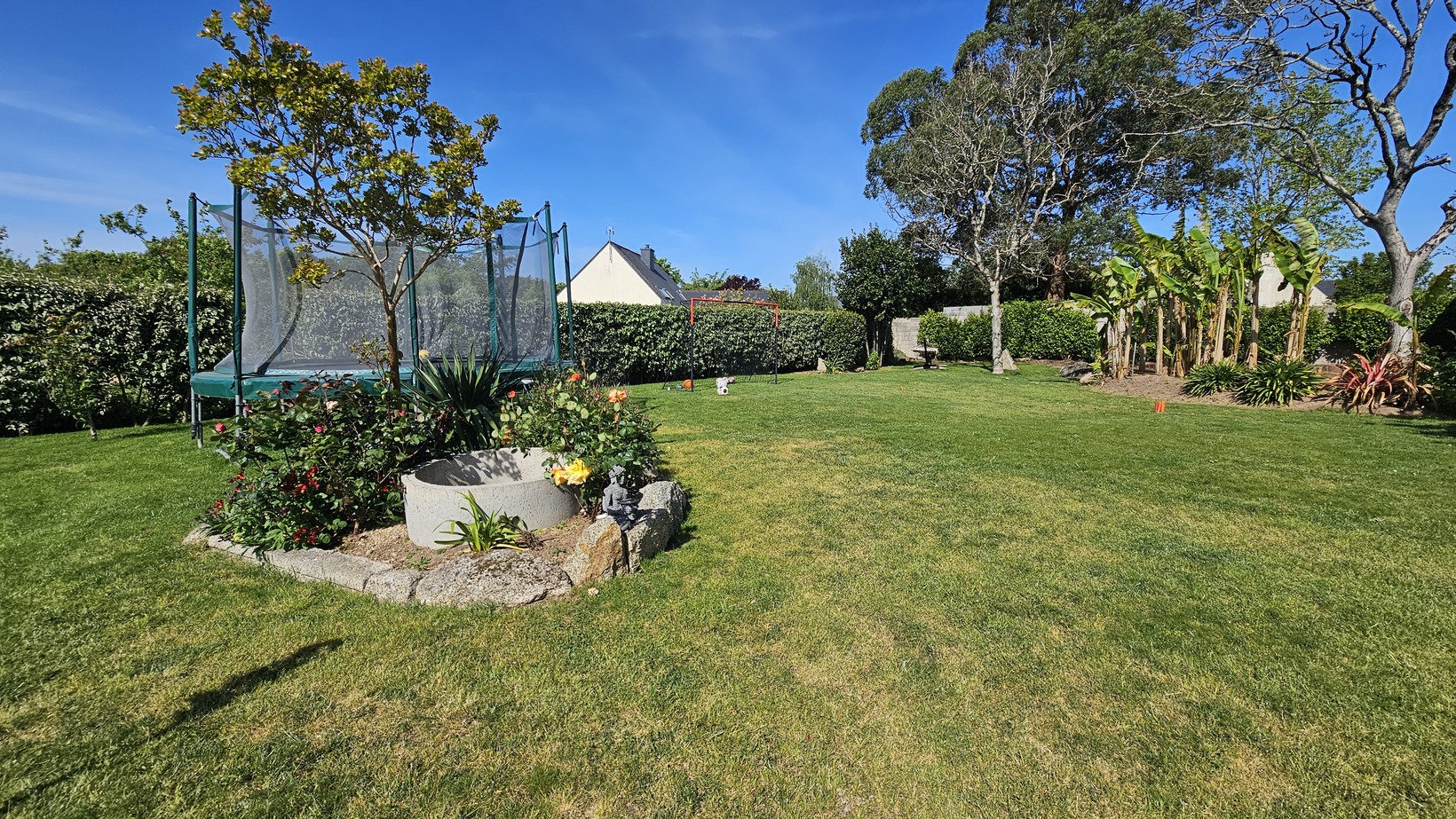 TREGUNC – Généreuse Maison de Caractère 1900 Rénovée (228m²) Au Centre-Bourg & À Deux Pas des Plages