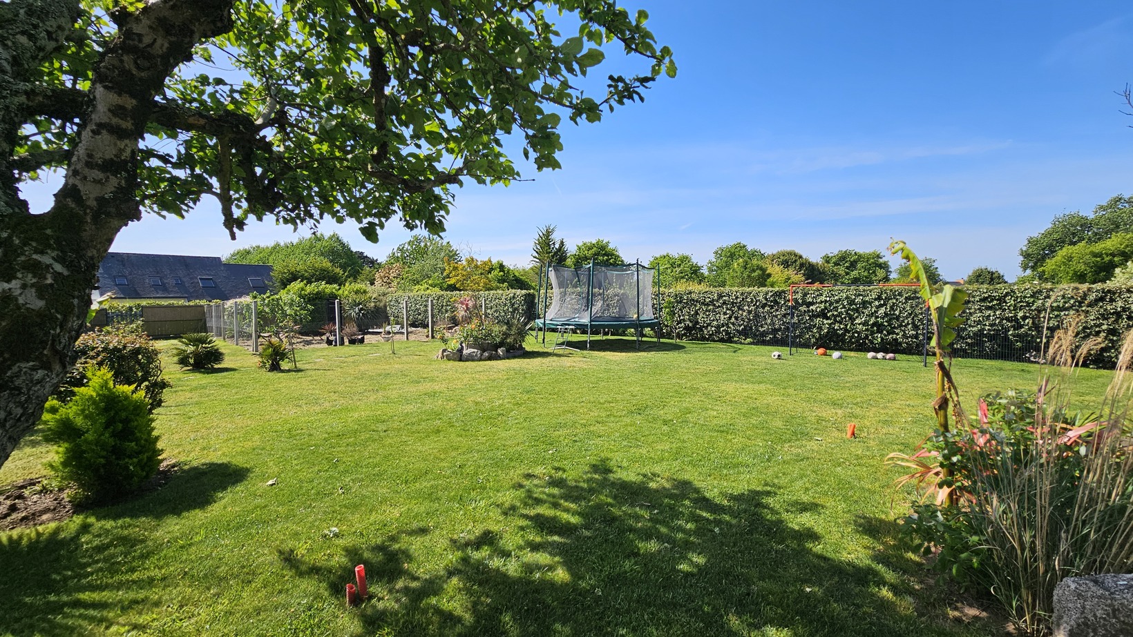 TREGUNC – Généreuse Maison de Caractère 1900 Rénovée (228m²) Au Centre-Bourg & À Deux Pas des Plages