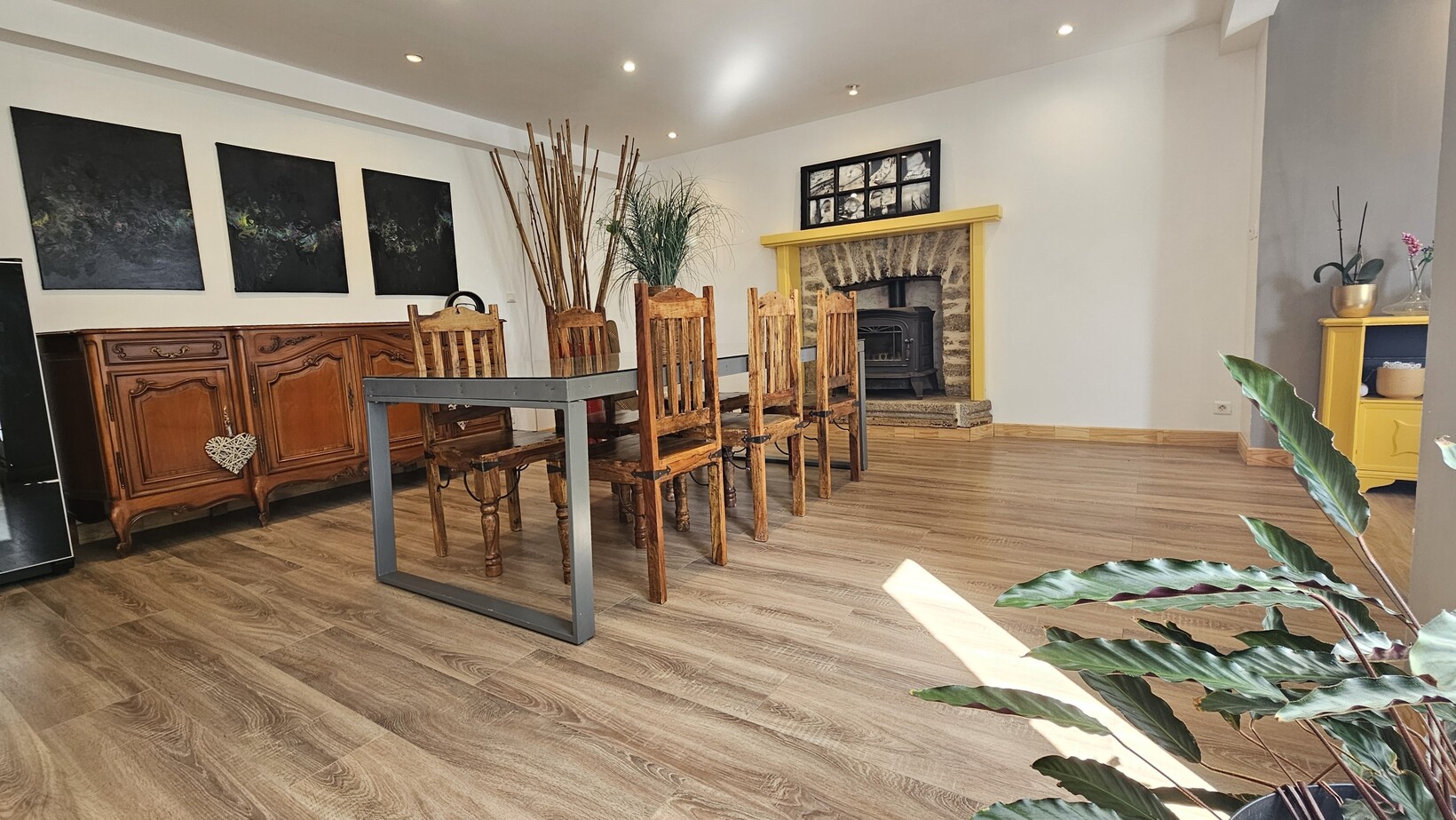 TREGUNC – Généreuse Maison de Caractère 1900 Rénovée (228m²) Au Centre-Bourg & À Deux Pas des Plages