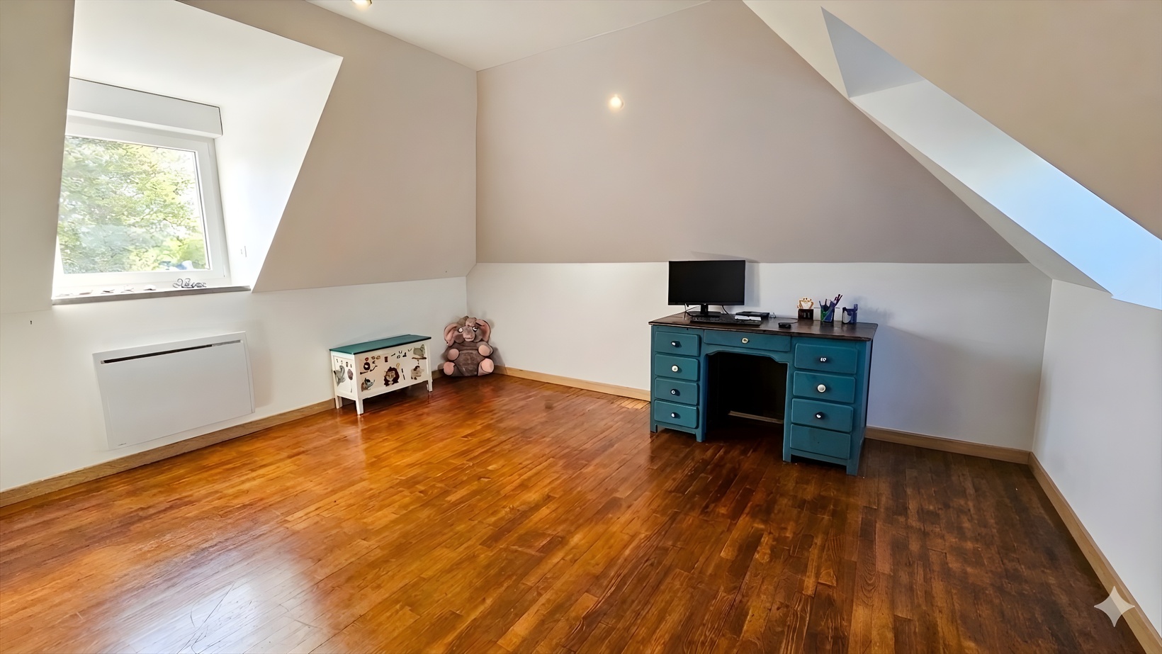 TREGUNC – Généreuse Maison de Caractère 1900 Rénovée (228m²) Au Centre-Bourg & À Deux Pas des Plages