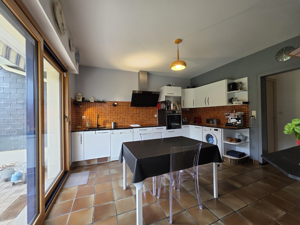 Exclusivité Agence, PONT L’ABBE, Plein Centre Ville, Contemporaine Avec Son Sublime Jardin Clos de 846m²