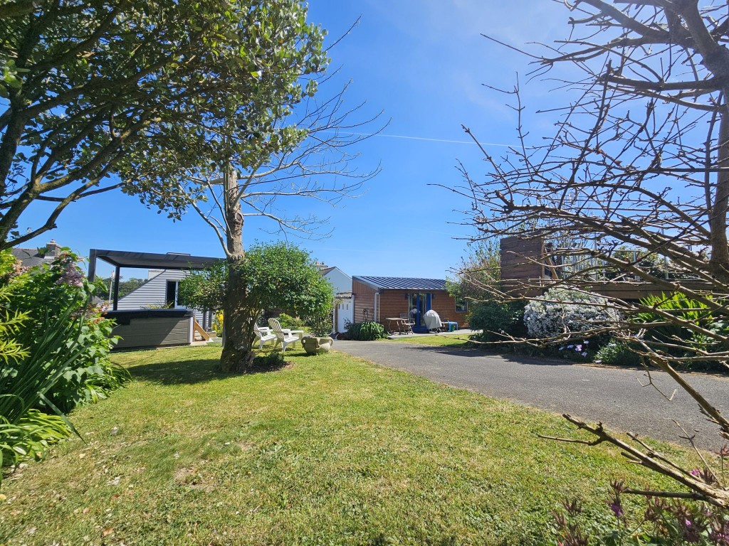 La Foret-Fouesnant, Penty de Charme face au Port de Plaisance et au Golf de Cornouaille