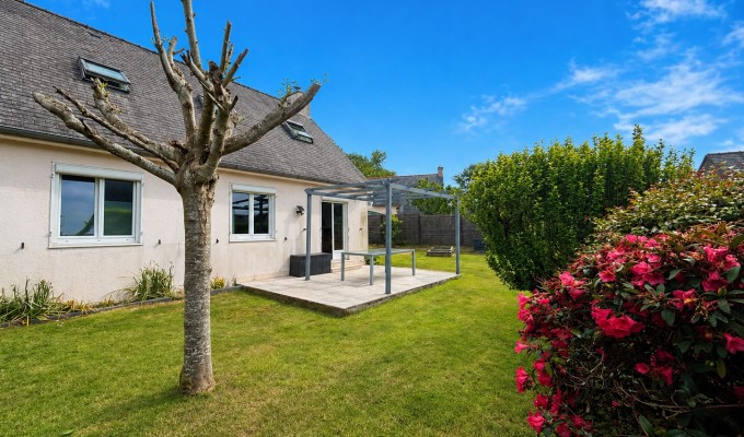 Exclusivité Agence. Ergue Armel, Maison de 3 Chambres (94m2) – Garage & Jardin Clos