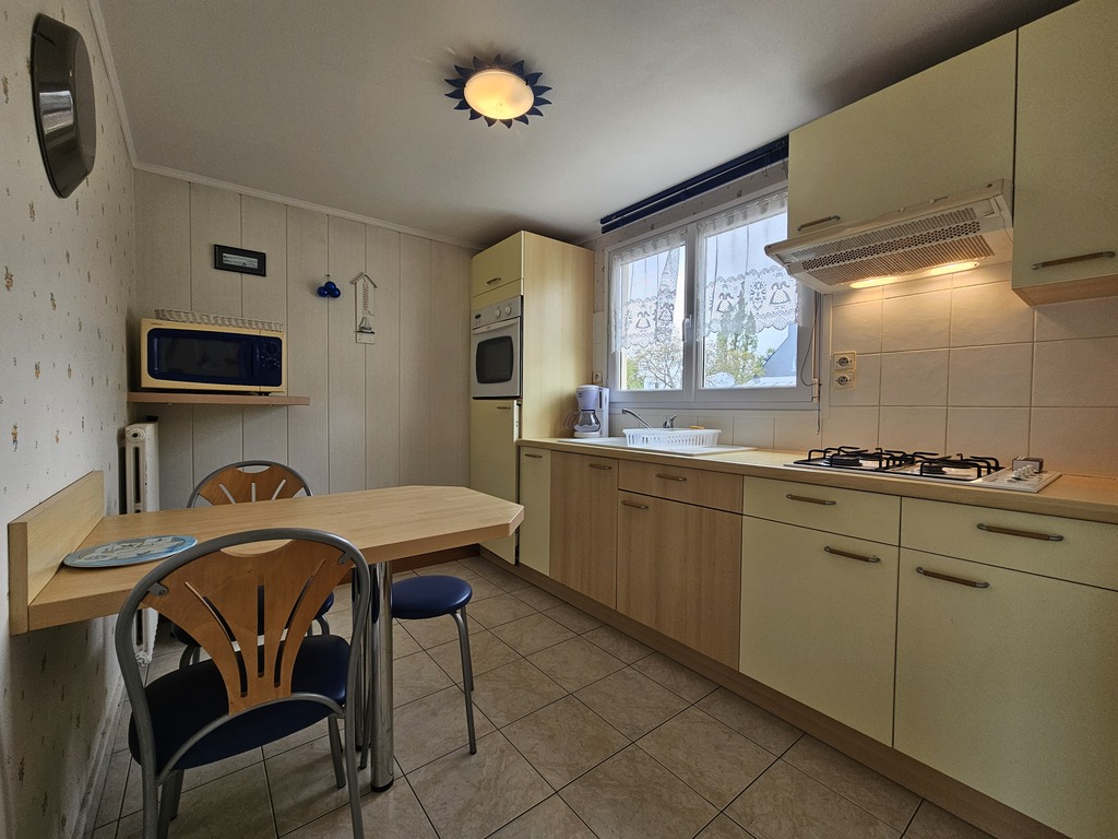 FOUESNANT Maison en Pierres avec Penty à 1km d’une magnifique Plage de Sable Blanc