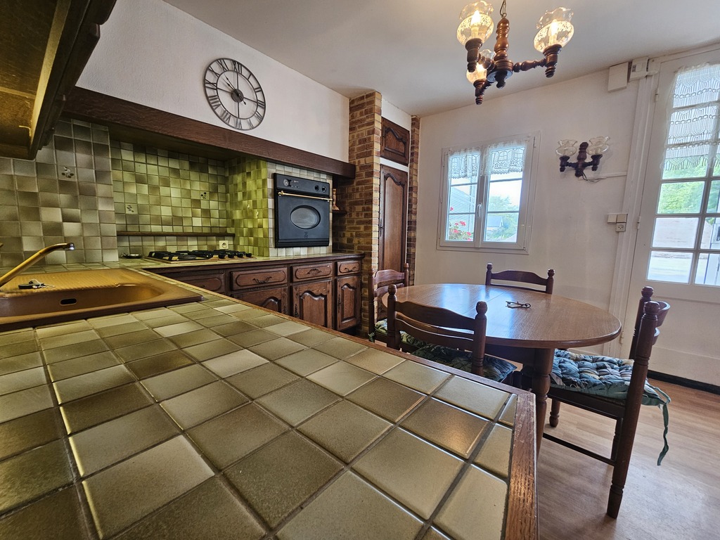FOUESNANT Maison en Pierres avec Penty à 1km d’une magnifique Plage de Sable Blanc