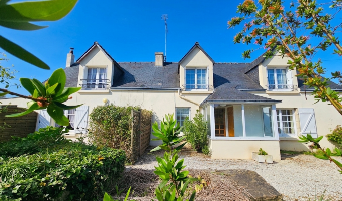 FOUESNANT Maison en Pierres avec Penty à 1km d’une magnifique Plage de Sable Blanc