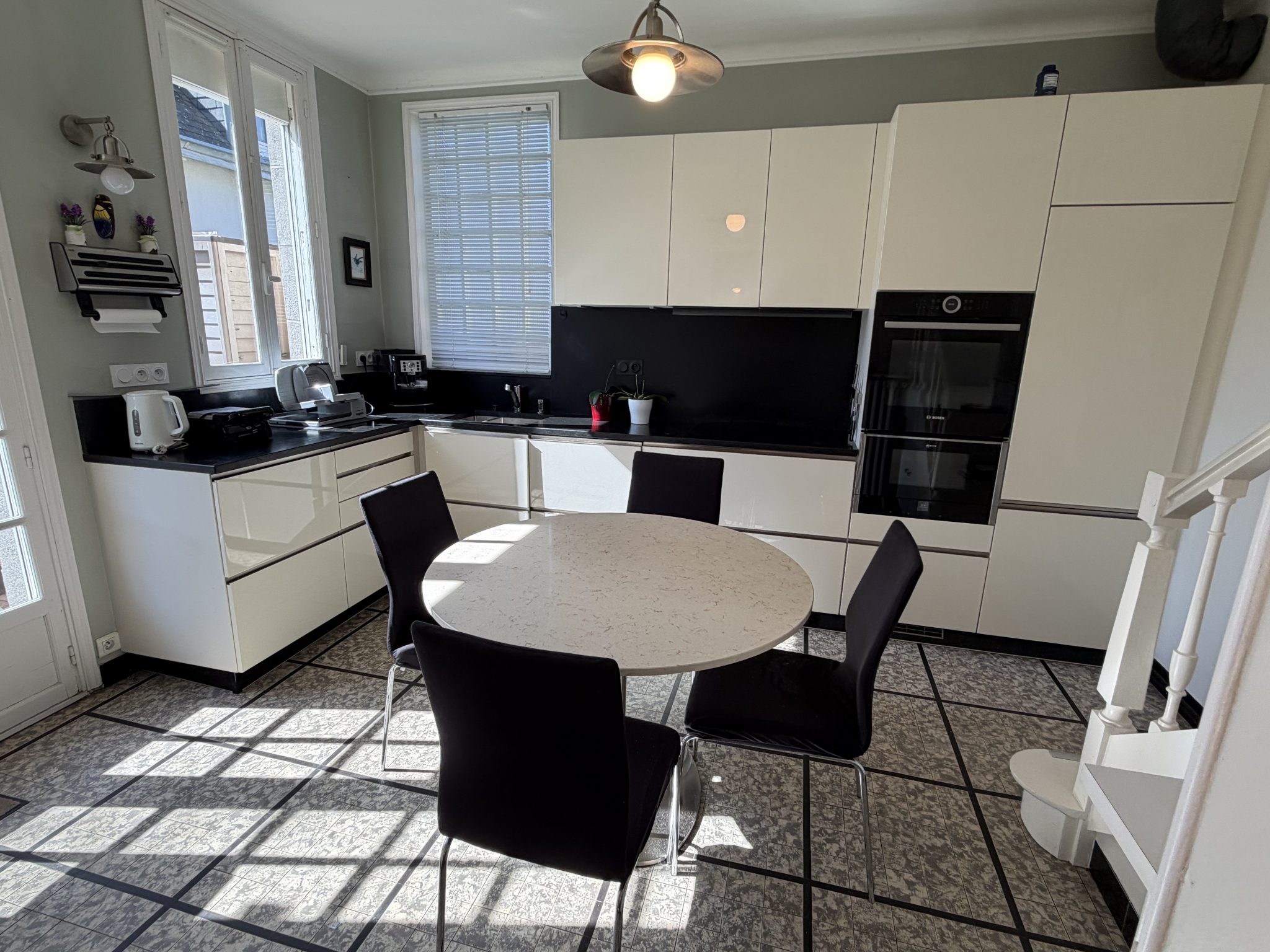 Quimper Centre Quartier des Arts & de la Culture – Vaste Maison Bourgeoise (224 m²) du XXème siècle