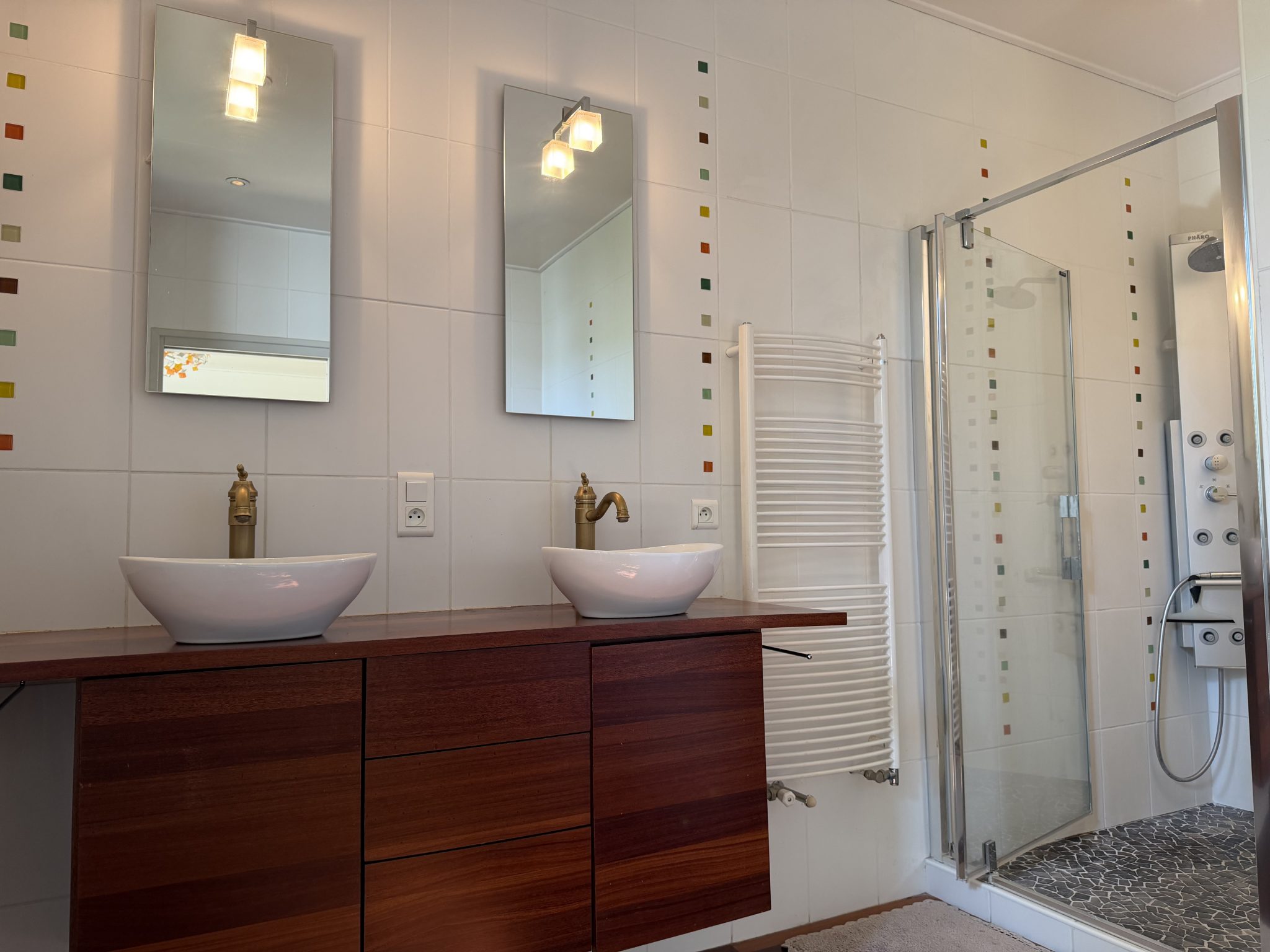 Quimper Centre Quartier des Arts & de la Culture – Vaste Maison Bourgeoise (224 m²) du XXème siècle