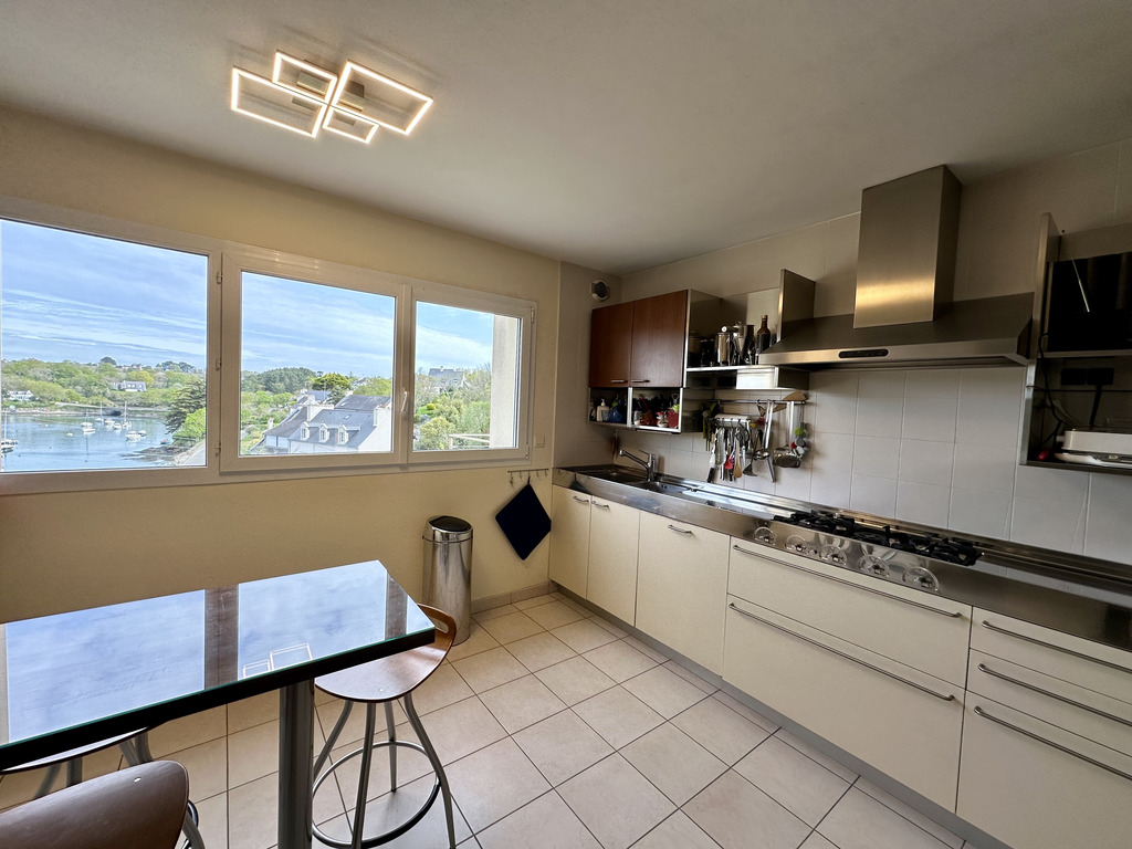 Clohars-Carnoët (Doëlan)- Vue sur le Port Pour Cette Généreuse Contemporaine de 215m2 Sur Parc de 3700m²