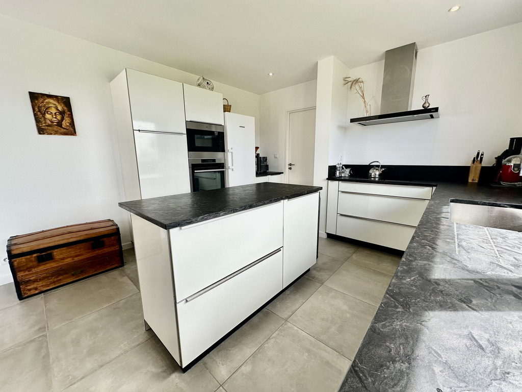 Plouhinec– Contemporaine Vue Mer & Superbe Piscine Sur Terrain de 2200 m²