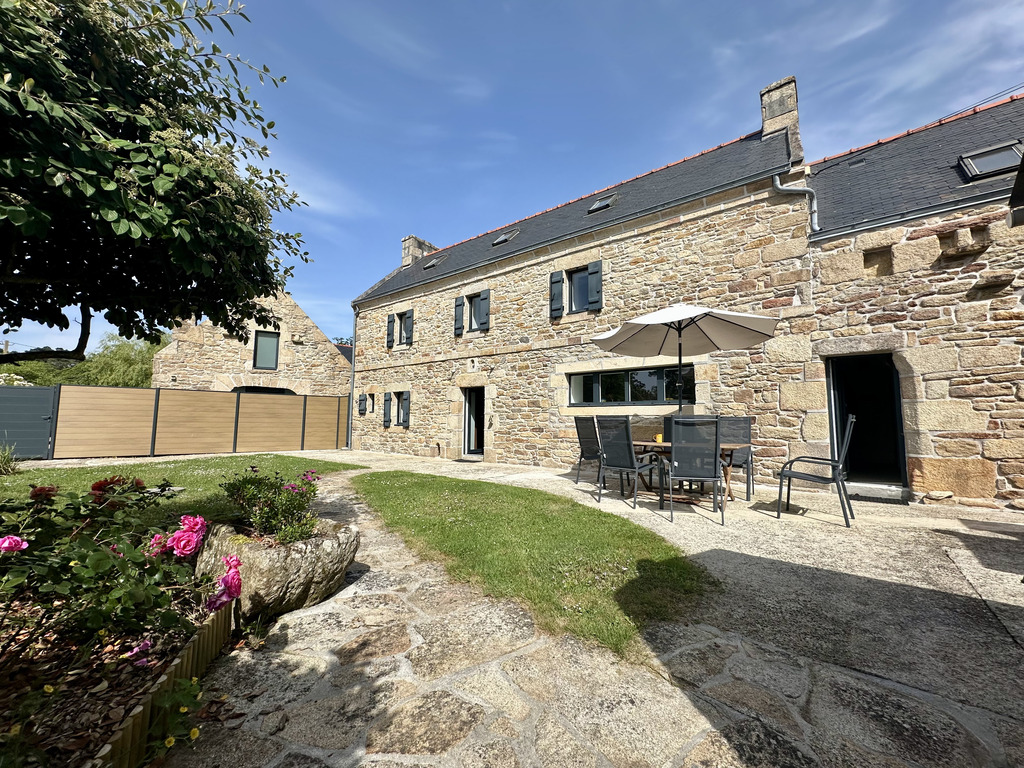 Plouhinec – Magnifique Propriété à 2 Pas de l’Océan avec Maison d’Habitation & 3 Gîtes dans un Cadre Bucolique