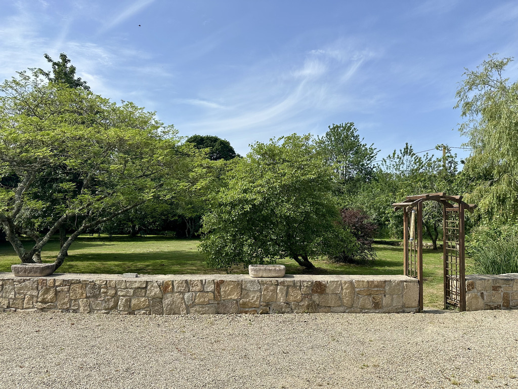 Plouhinec – Magnifique Propriété à 2 Pas de l’Océan avec Maison d’Habitation & 3 Gîtes dans un Cadre Bucolique