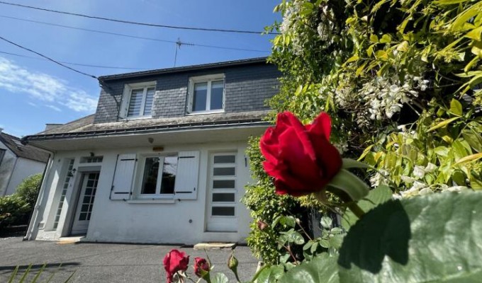 Vannes Centre Ville – Maison de 87 M² sans Travaux avec Jardin & Place de Parking Sécurisé