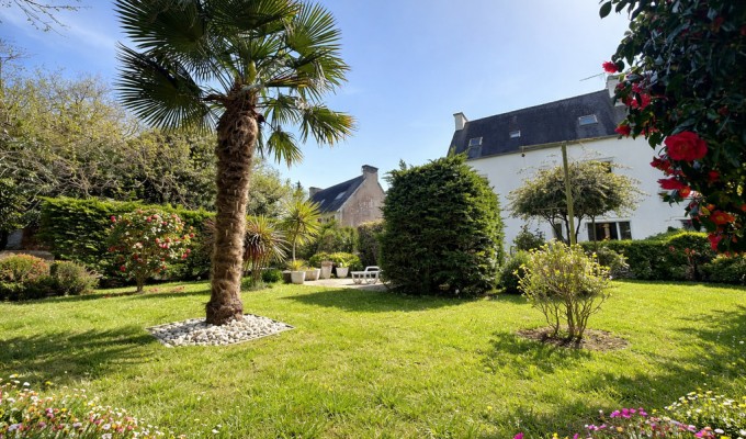 Audierne – Maison Familiale & Lumineuse avec Jardin Arboré à Deux Pas du Littoral